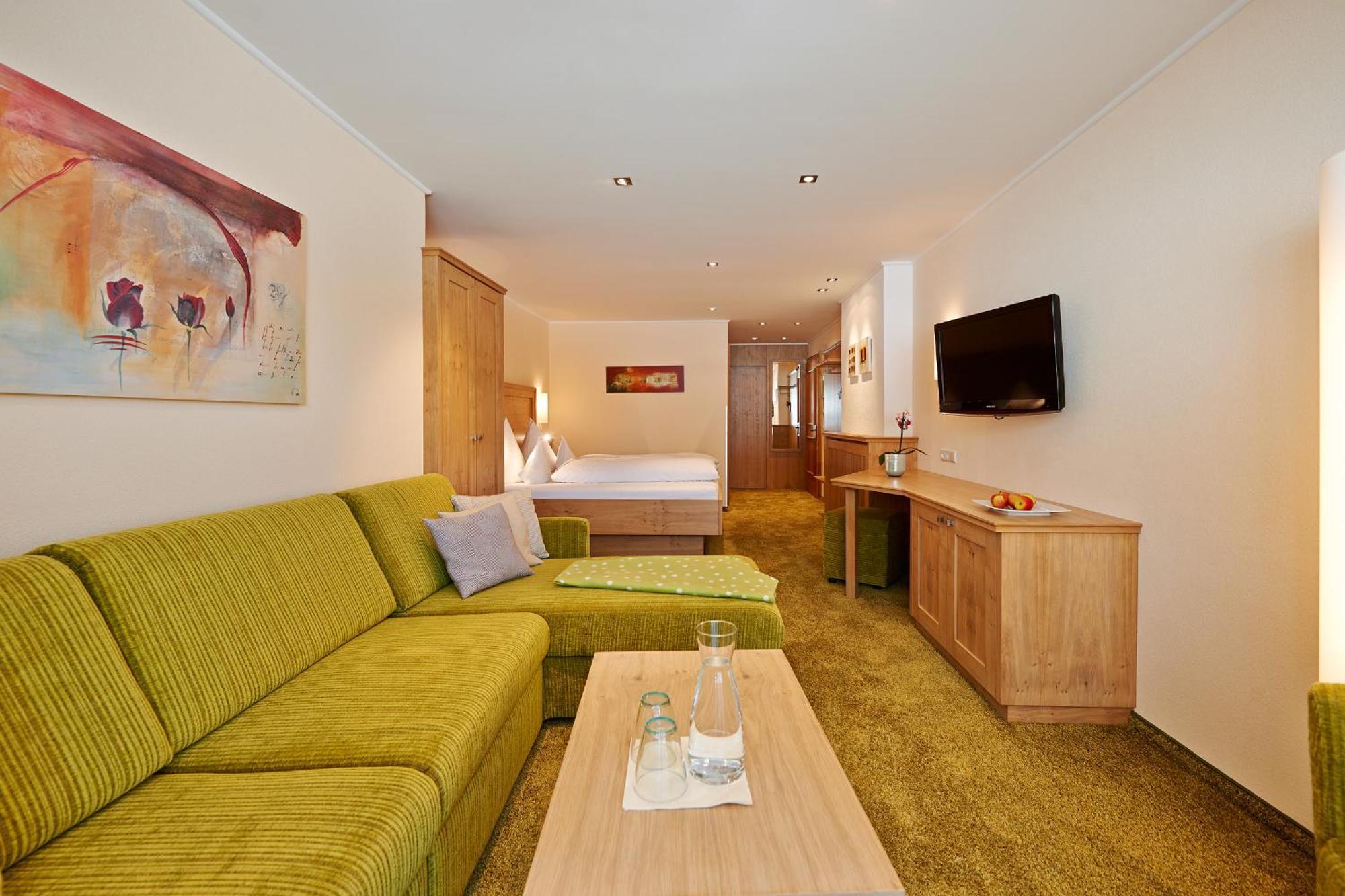 Hotel Restaurant Formarin Oberlech Habitación foto
